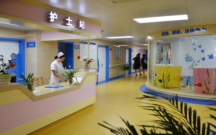 「射线防护门厂家专业解读」医用医院病房专用门与医用钢质门的区别
